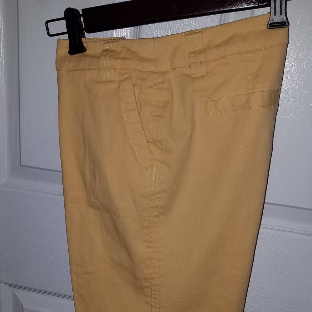Larry Levine ladies bermuda shorts